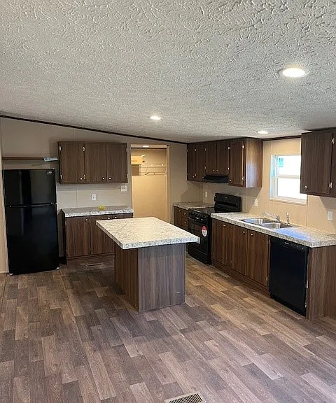 728 Sycamore St — Photo 3