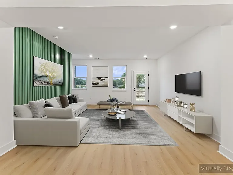 550 Markham St #4 — Photo 5
