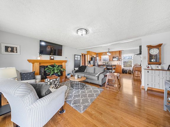 3rd image of 7404 Nekirk Rd