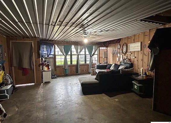 3rd image of 419 W Main St