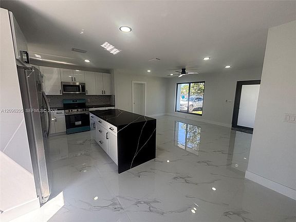 5th image of 3720 SW 32nd St