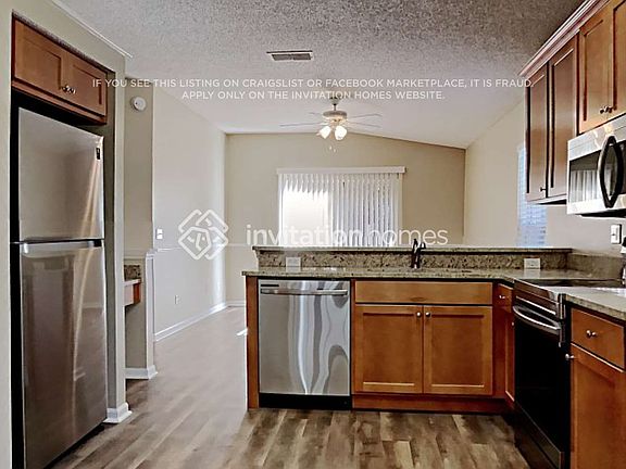 5th image of 696 Silver Birch Pl