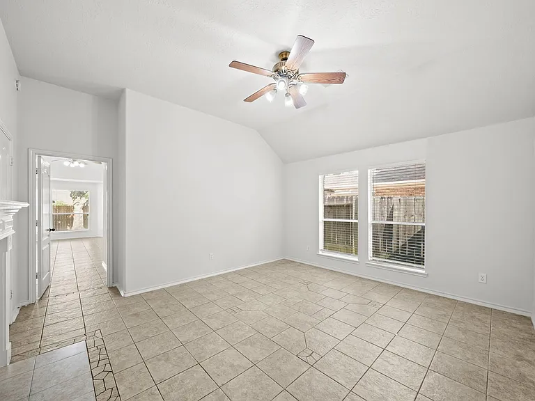 2415 Wyckchester Dr — Photo 12