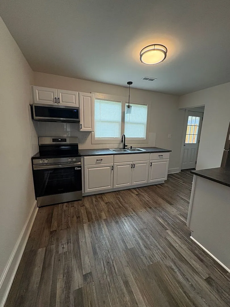 Charming 2BR/1BA Home — Photo 3
