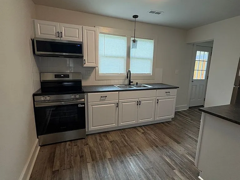 506 Watson Ave — Photo 3