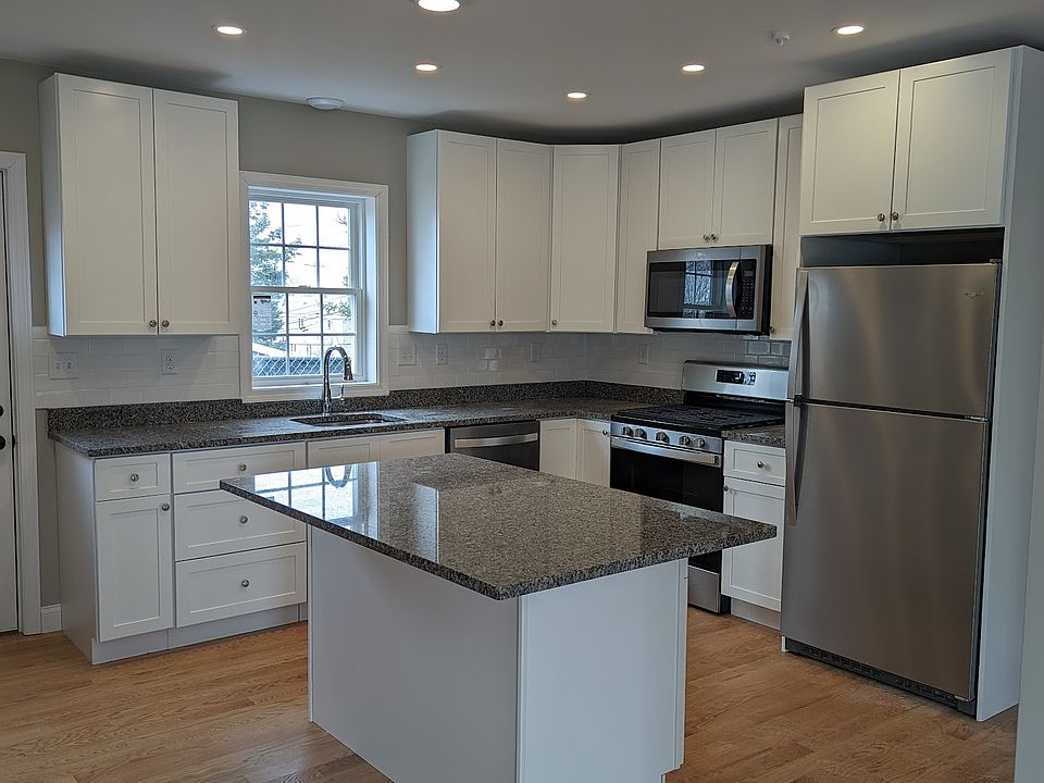 1st image of 207 Winthrop St #2