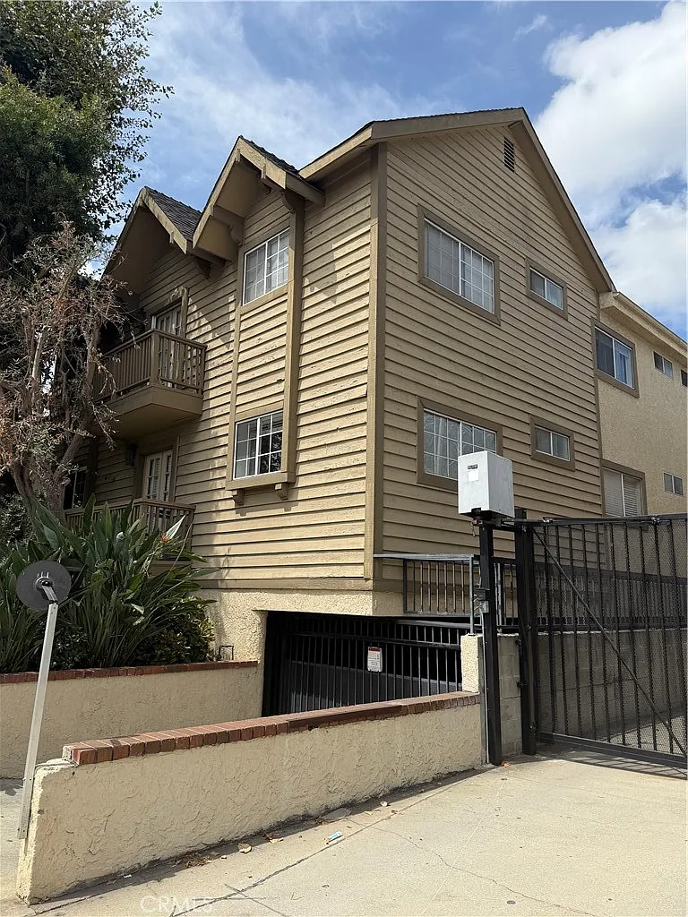 1 bed, 758 sqft, $2,250 — Photo 2
