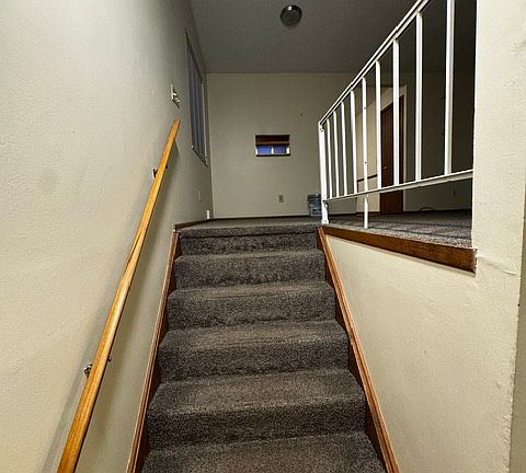 3rd image of 221 Plum St N #221