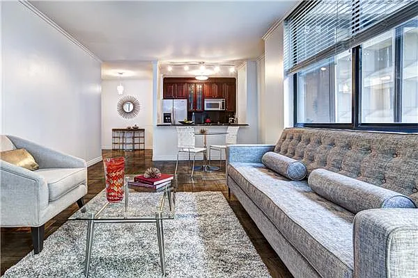 Sold by (Legacy) Elegran | media 14