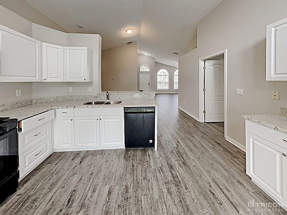 5th image of 15546 Bay Vista Dr