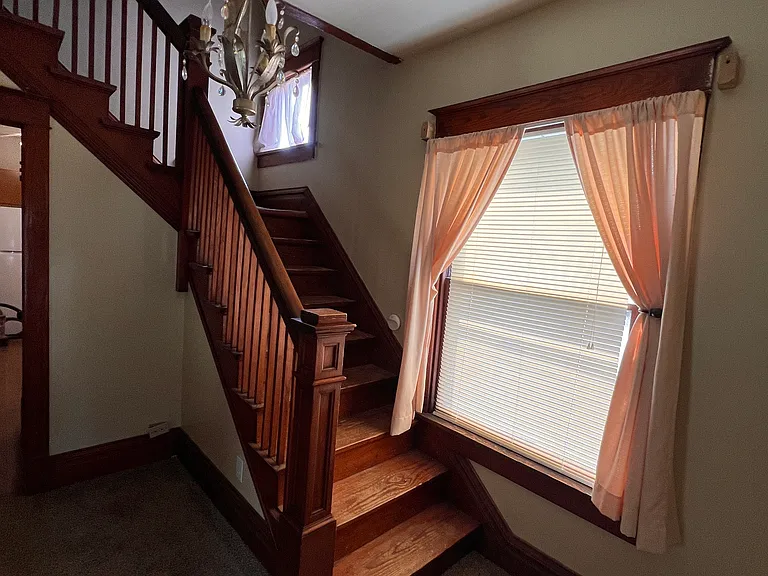 303 Barret St — Photo 8