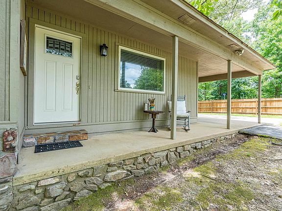 5th image of 104 Birdie Ln