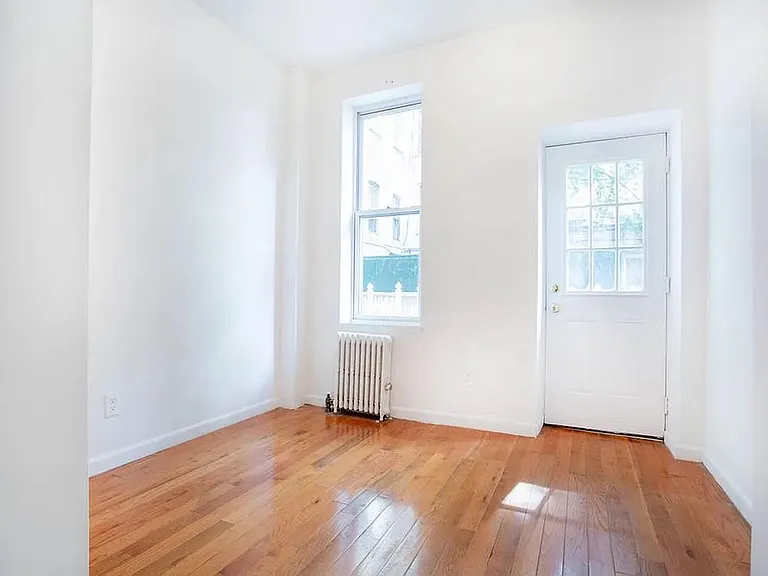 309 E 61st St #3 — Photo 3