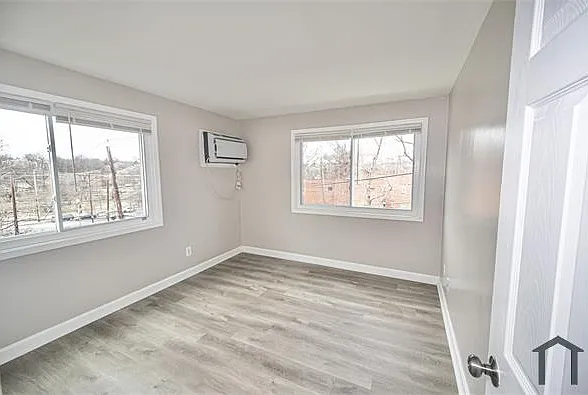427 Xenia St SE #304 — Photo 7