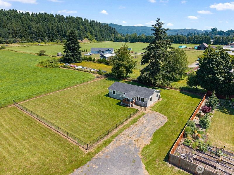 2nd image of 204 Mossyrock Road W