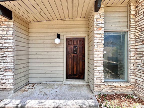 4th image of 8711 Westover Club Dr #A