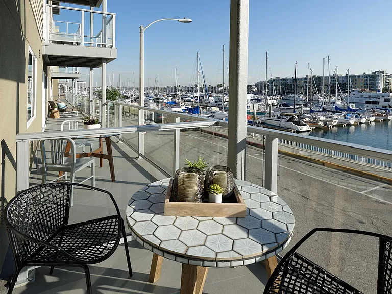 Wayfarer Apartments + Marina — Photo 19