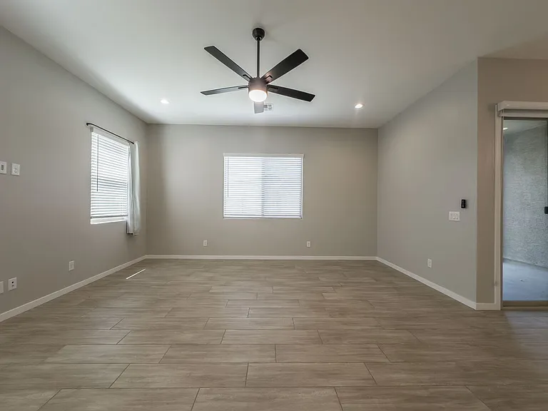 19576 W Cartwright Ave — Photo 13