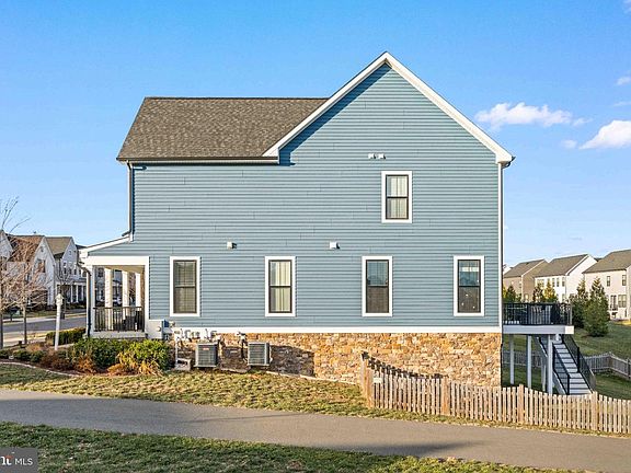 3rd image of 25528 Woodbine Farm Dr