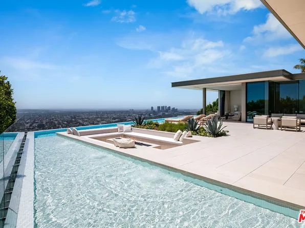 9016 Thrasher Ave, Los Angeles, CA 90069