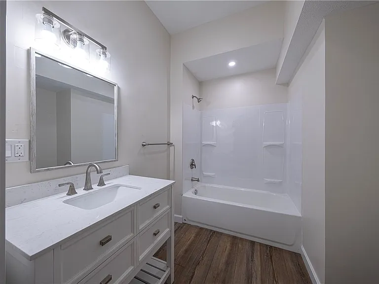 1165 Kings Ln — Photo 22