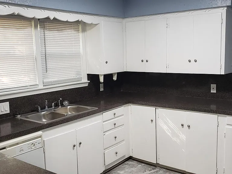 1203 SW 24th Pl — Photo 14