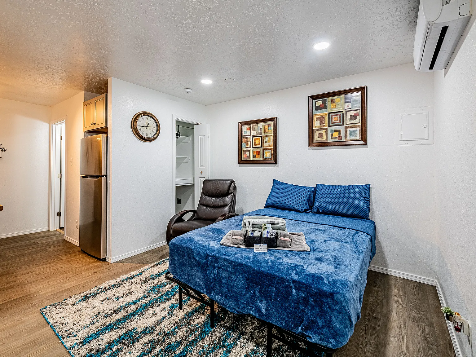 305 Princeton Dr SE — Photo 3