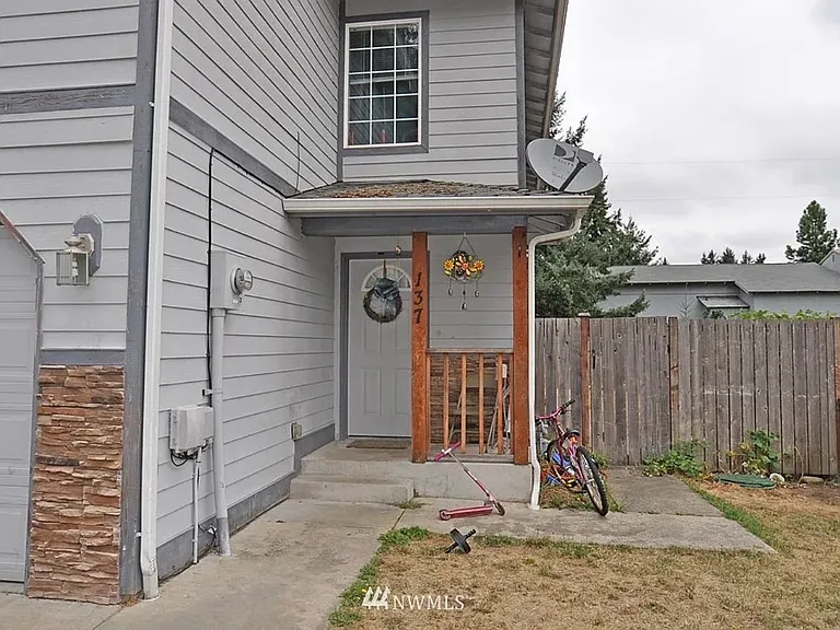 135137 174th St E #137 — Photo 2