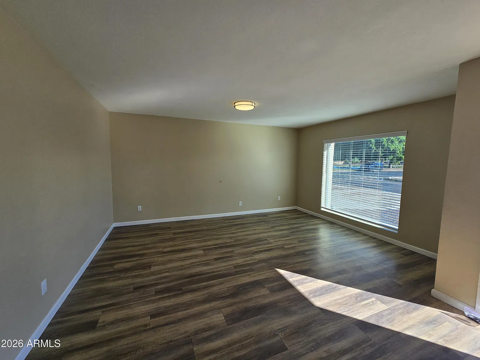 3 bed, 2.0 bath, 1624 sqft, $2,195 — Photo 3