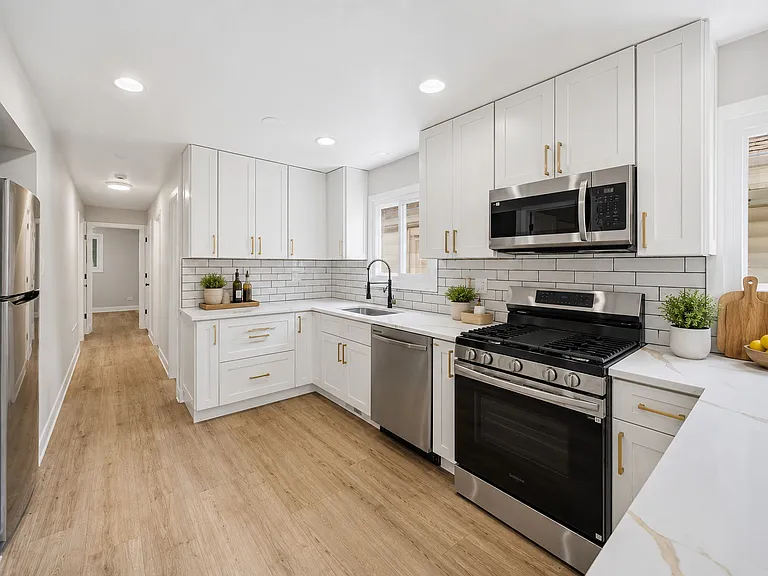 10439 S Drake Ave — Photo 5
