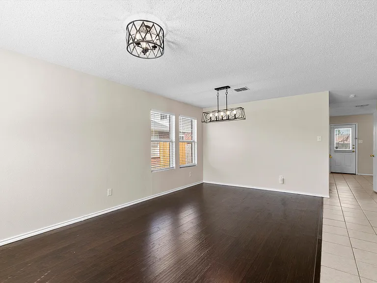 3104 Westview Dr — Photo 3