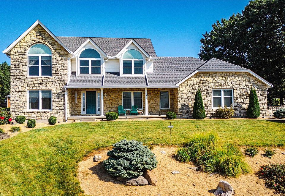1st image of 273 Livingston Ct