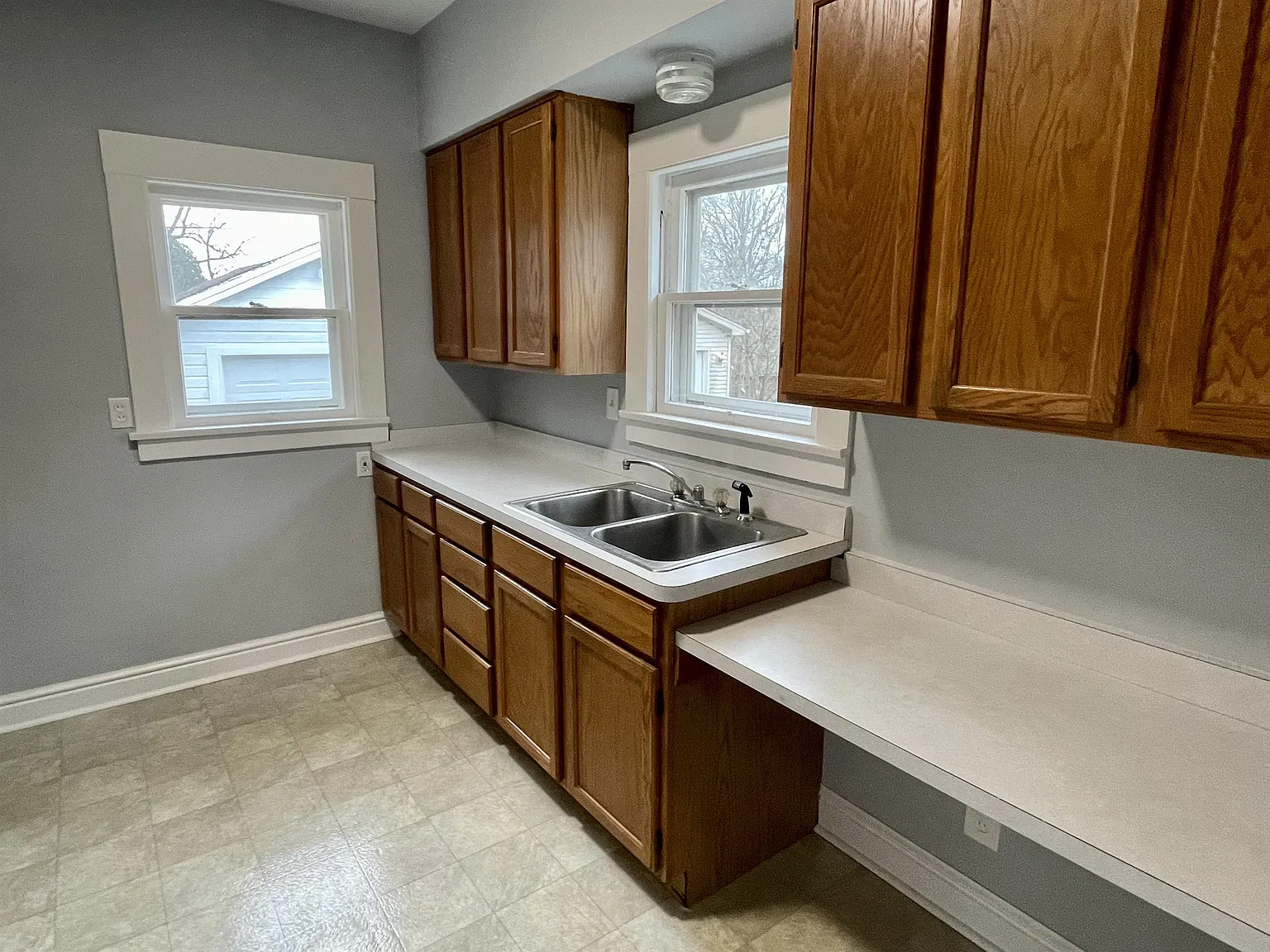 235 Meadowbrook Avenue - 1 — Photo 3