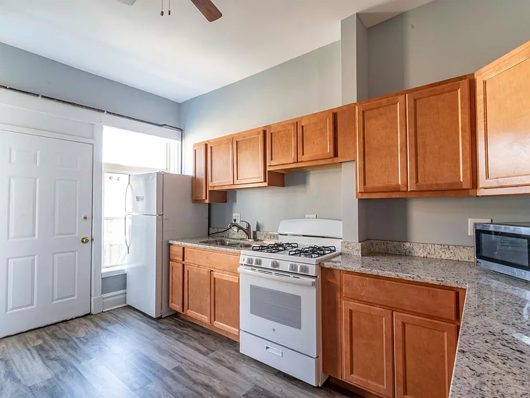 2545 N Sheffield Ave #309 — Photo 1