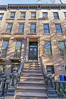 Rented by Level Group | media 12