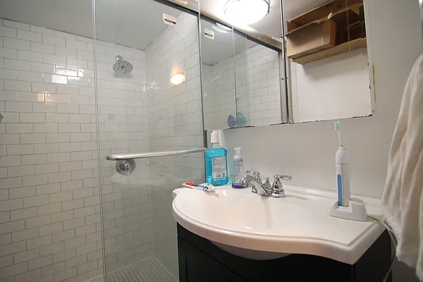 Rented by Nooklyn NYC LLC | media 12