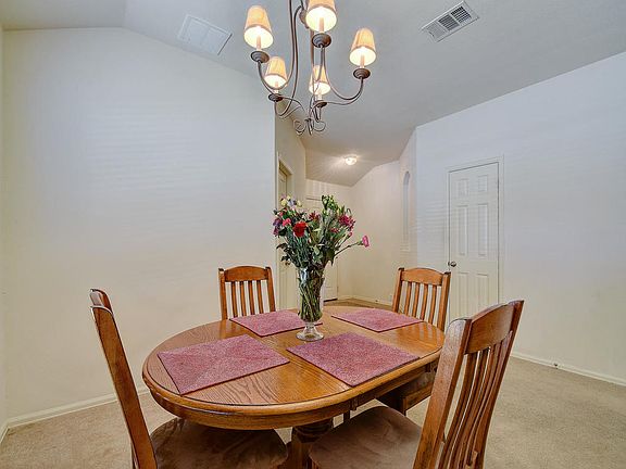 4th image of 112 Soapberry Dr