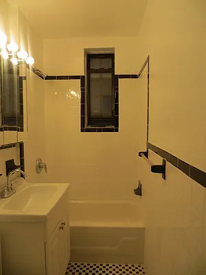 Rented by Bohemia Realty Group | media 36