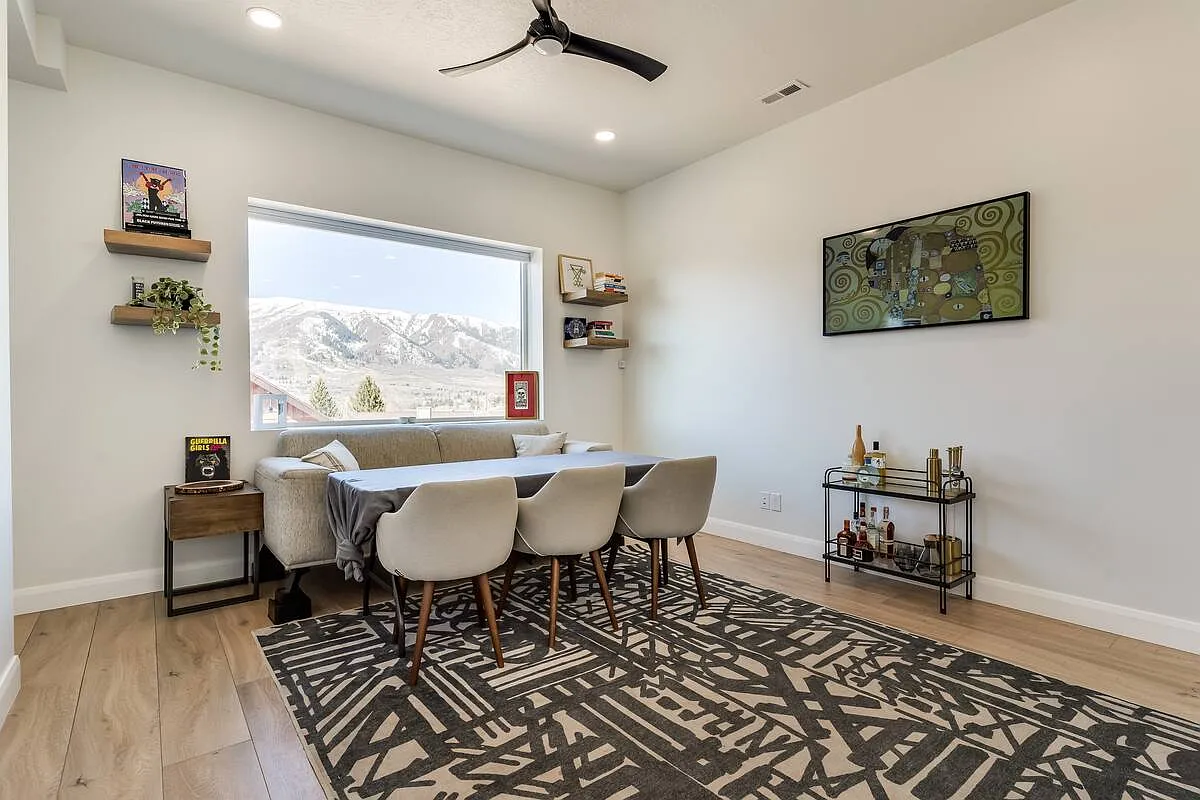 3 bed, 1288 sqft, $4,500 — Photo 4
