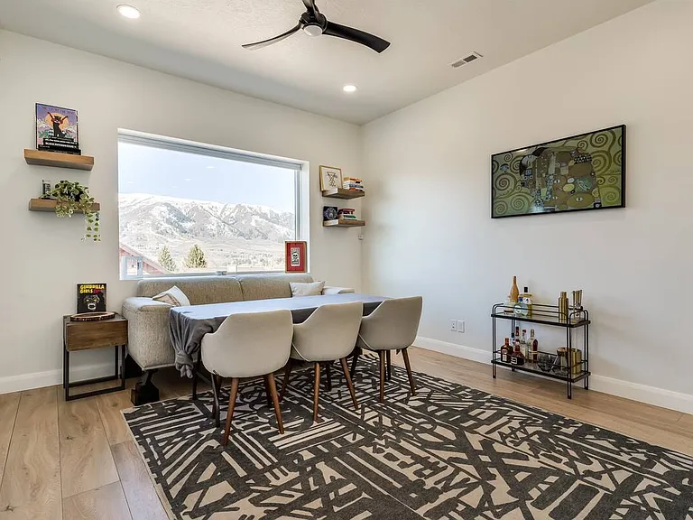 3555 N Creekside Way — Photo 4
