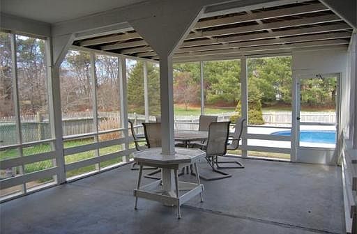 3rd image of 19 Fuller Way
