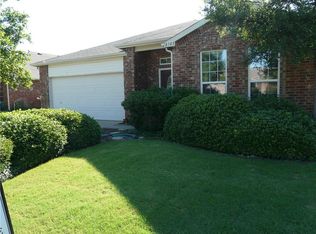 8105 Swan Park Dr, Denton, TX 76210