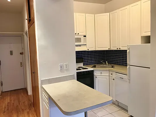 Rented by The Ave Agency, LLC | media 9