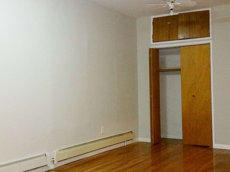 2nd image of 2529 35th St APT 2F
