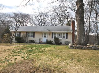 66 Woodhaven Dr, Trumbull, CT 06611
