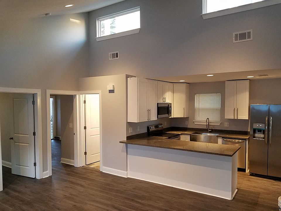 Living Room / Kitchen