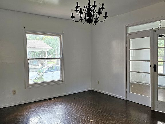 2nd image of 629 Highland Ave