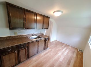 707 1/2 Elm St, Watertown, WI 53098