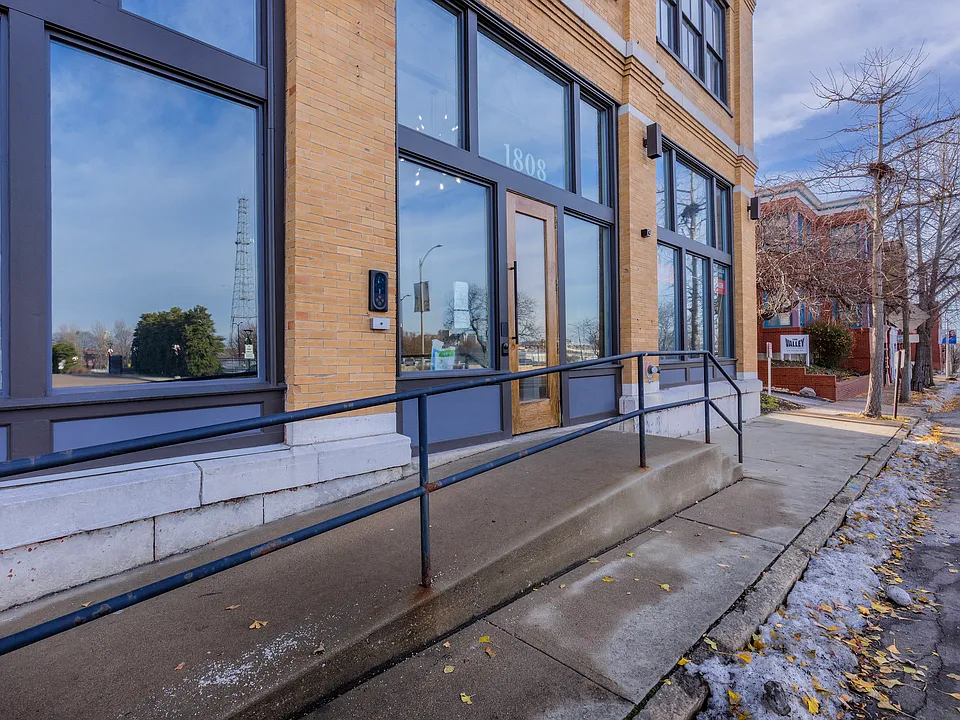 1808 Chouteau Ave