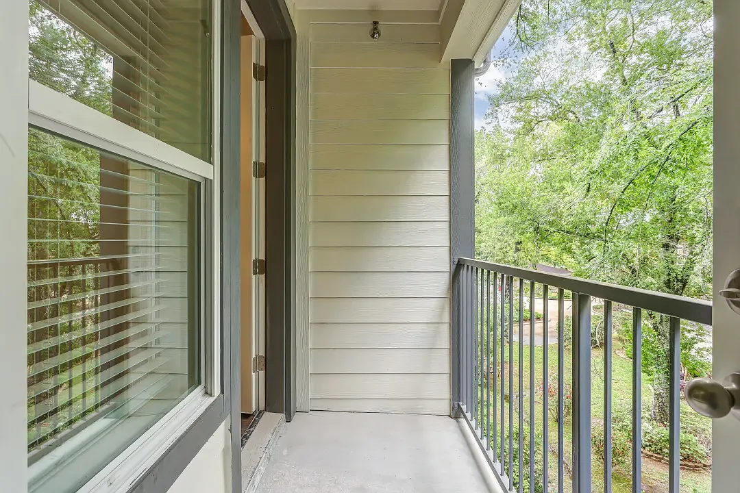 2 bed, 1160 sqft, $1,600 — Photo 3